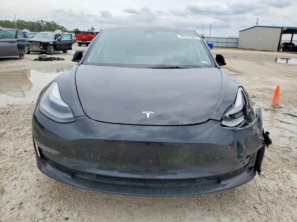 2022 Tesla Model 3 მანქანა იყიდება აუქციონზე, vin: 5YJ3E1EA8NF130896, აუქციონის ნომერი: 76741295