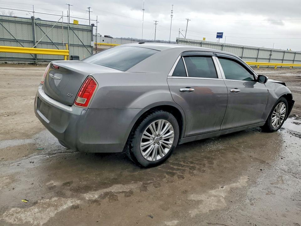 Продажа на аукционе авто 2012 Chrysler 300, vin: 2C3CCAHG0CH133146, номер лота: 77939405