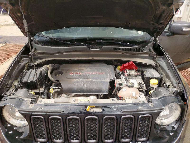 76258745 :رقم المزاد ، ZACCJBCB3JPH69087 vin ، 2018 Jeep Renegade مزاد بيع