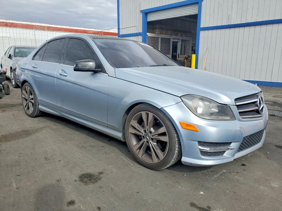 Продажа на аукционе авто 2014 Mercedes-benz C, vin: WDDGF4HBXEA932062, номер лота: 76381785