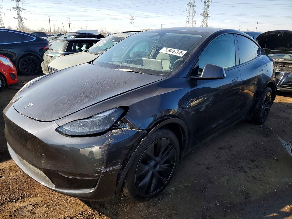 76946765 :رقم المزاد ، 7SAYGAEE4RF199967 vin ، 2024 Tesla Model Y مزاد بيع