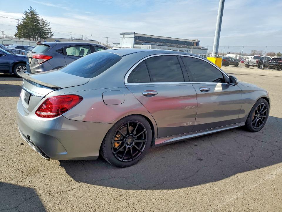 2015 Mercedes-benz C მანქანა იყიდება აუქციონზე, vin: 55SWF6GB5FU031577, აუქციონის ნომერი: 79116445