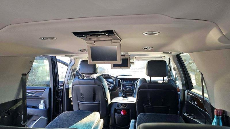 77332165 :رقم المزاد ، 1GYS4JKJ7JR335854 vin ، 2018 Cadillac Escalade E مزاد بيع