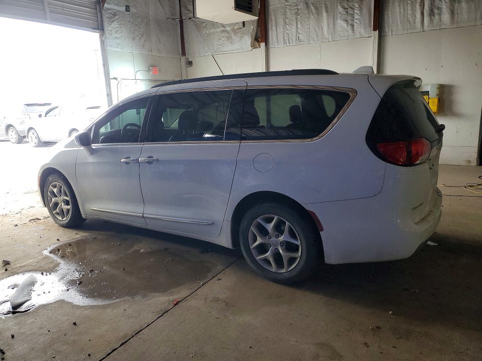 Продажа на аукционе авто 2017 Chrysler Pacifica, vin: 2C4RC1BGXHR832400, номер лота: 76334235