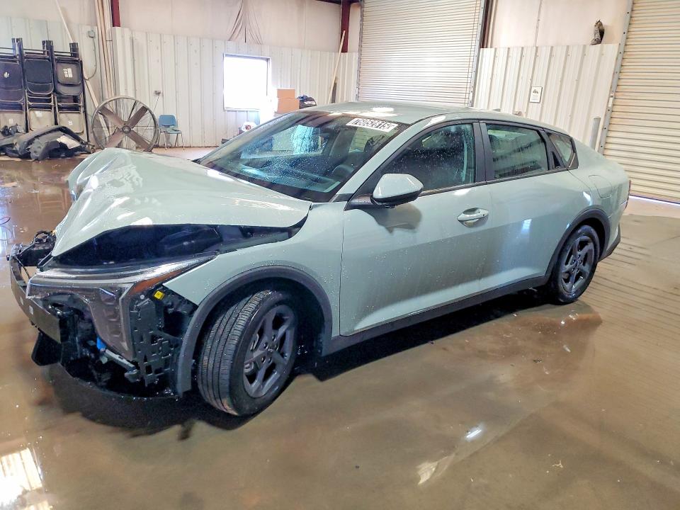 2025 Kia K4 მანქანა იყიდება აუქციონზე, vin: 3KPFT4DE4SE221688, აუქციონის ნომერი: 76052815