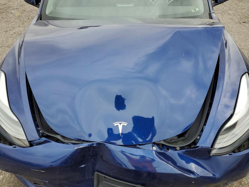 76835275 :رقم المزاد ، 5YJ3E1EB8NF138375 vin ، 2022 Tesla Model 3 مزاد بيع