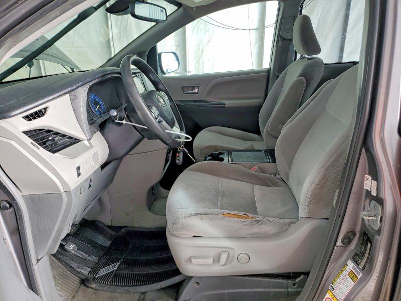 2018 Toyota Sienna Le მანქანა იყიდება აუქციონზე, vin: 5TDKZ3DC4JS937369, აუქციონის ნომერი: 76595475