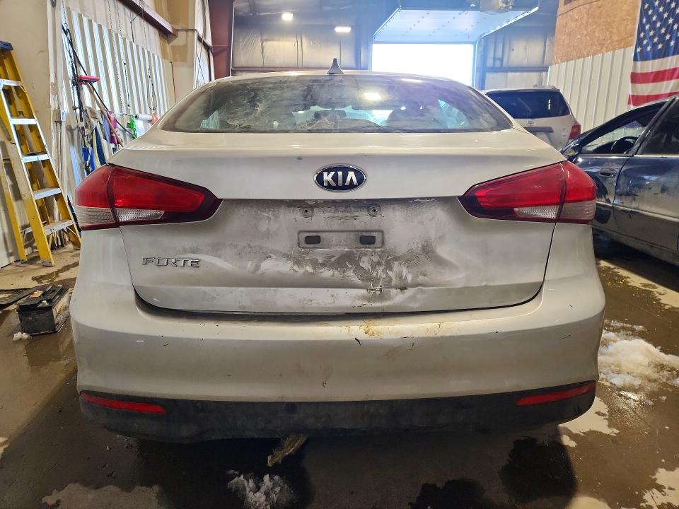 2018 Kia Forte მანქანა იყიდება აუქციონზე, vin: 3KPFK4A77JE209641, აუქციონის ნომერი: 78742205