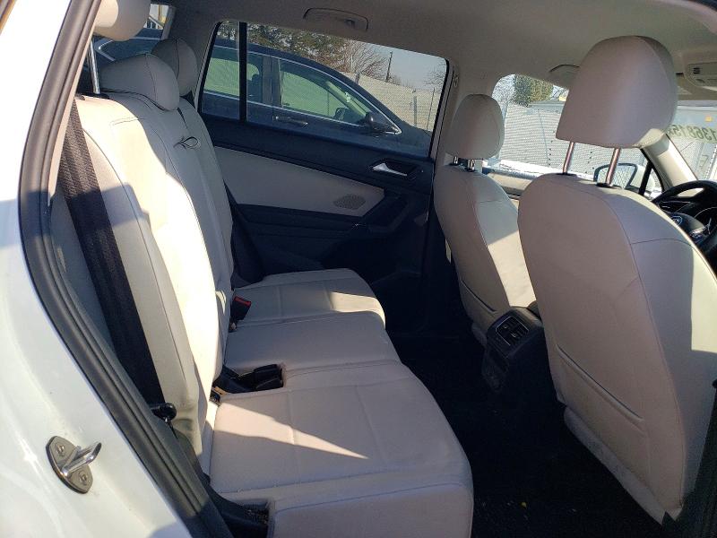 Продажа на аукционе авто 2018 Volkswagen Tiguan, vin: 3VV2B7AX7JM080260, номер лота: 76136815