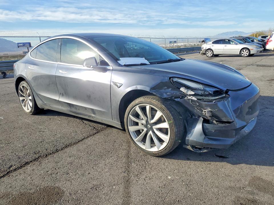 Продажа на аукционе авто 2019 Tesla Model 3, vin: 5YJ3E1EA6KF538082, номер лота: 79299835