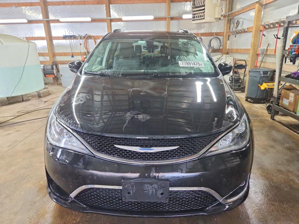 77891475 :رقم المزاد ، 2C4RC1EG2JR186335 vin ، 2018 Chrysler Pacifica مزاد بيع
