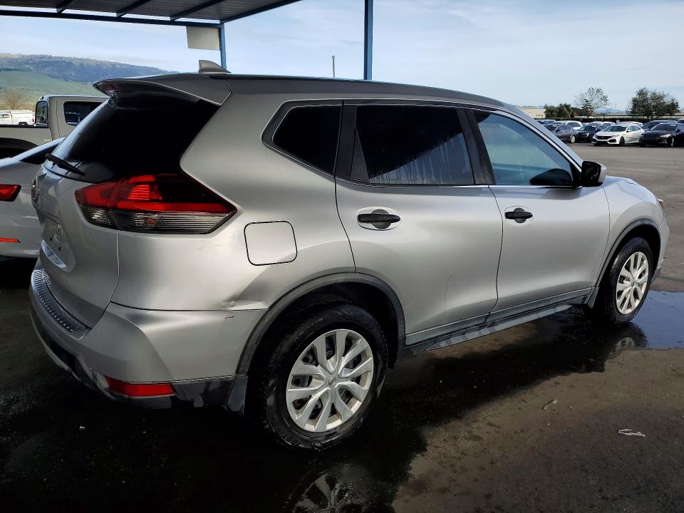 78095695 :رقم المزاد ، KNMAT2MT5JP529478 vin ، 2018 Nissan Rogue مزاد بيع