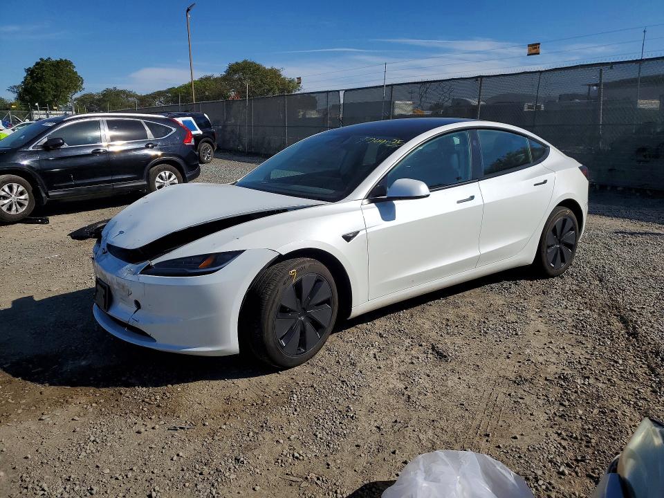 2025 Tesla Model 3 მანქანა იყიდება აუქციონზე, vin: 5YJ3E1EA4SF975496, აუქციონის ნომერი: 77244035