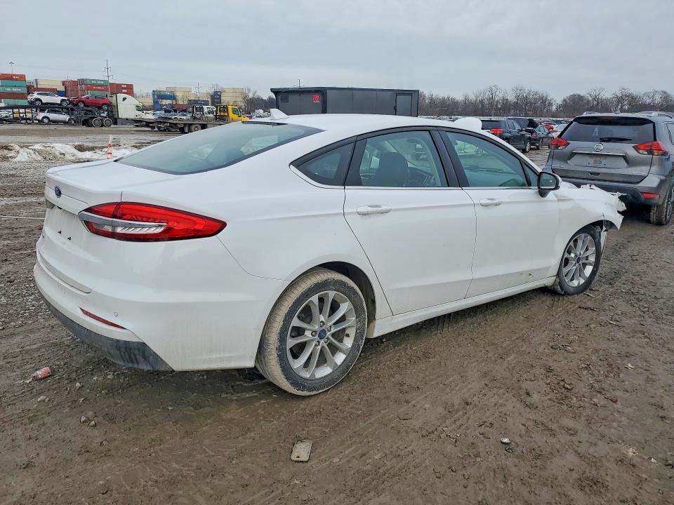 Продажа на аукционе авто 2020 Ford Fusion, vin: 3FA6P0H77LR240230, номер лота: 77528105