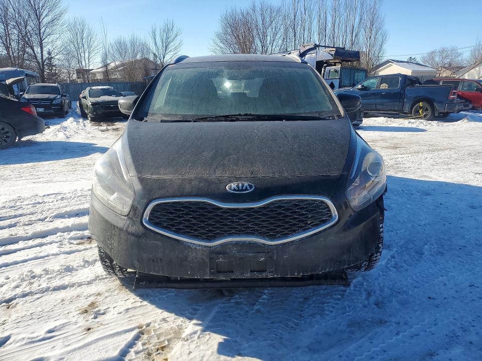 74817145 :رقم المزاد ، KNAHT8A33F7093966 vin ، 2015 Kia Rondo مزاد بيع