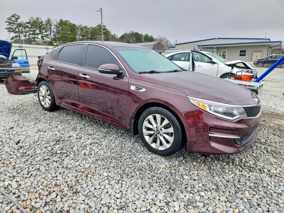 2018 Kia Optima მანქანა იყიდება აუქციონზე, vin: 5XXGT4L35JG263040, აუქციონის ნომერი: 77909915