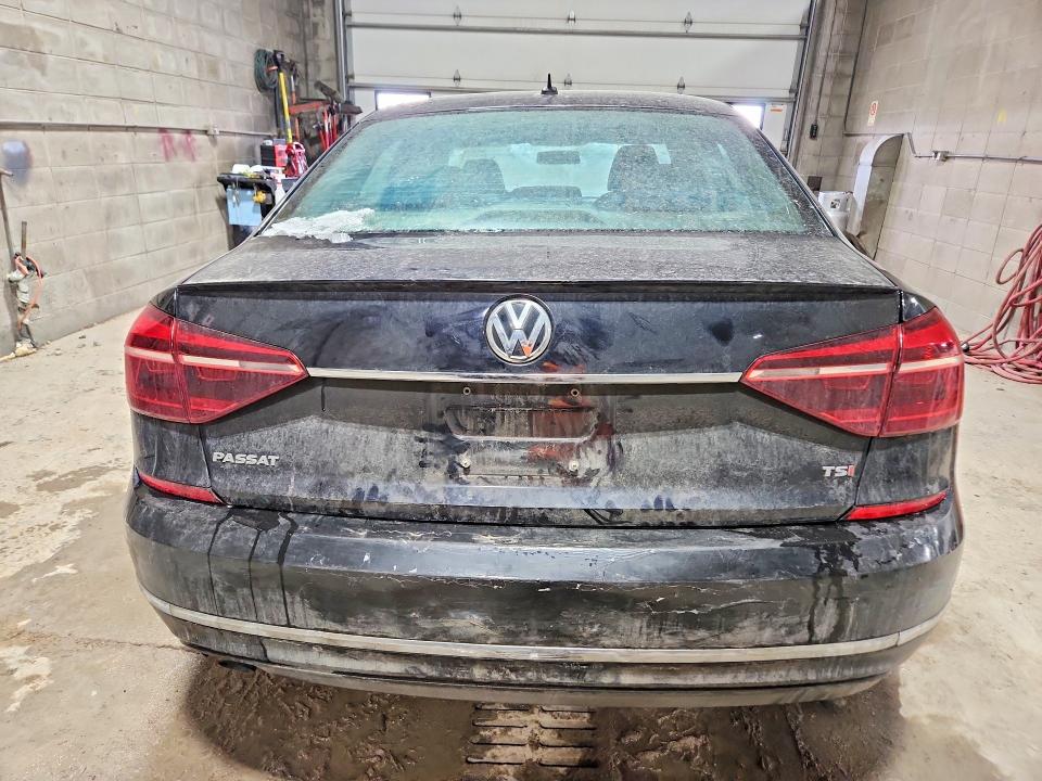 78891605 :رقم المزاد ، 1VWAT7A33HC040285 vin ، 2017 Volkswagen Passat مزاد بيع