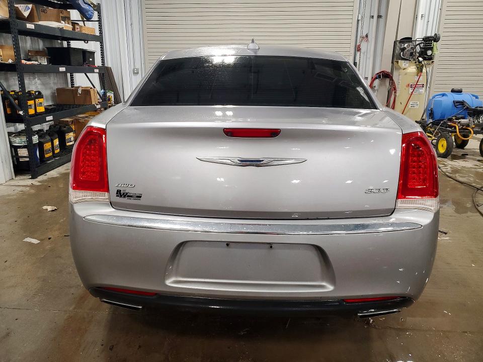 76822455 :رقم المزاد ، 2C3CCARG2GH270500 vin ، 2016 Chrysler 300 مزاد بيع