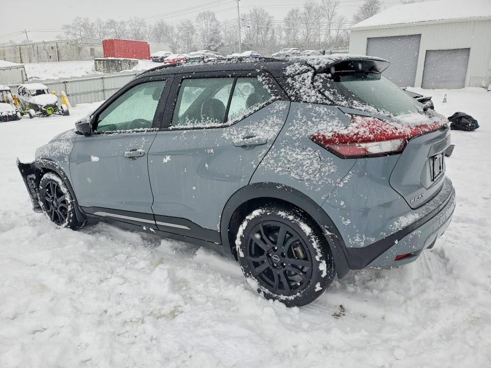76077205 :رقم المزاد ، 3N1CP5DV4NL520808 vin ، 2022 Nissan Kicks مزاد بيع