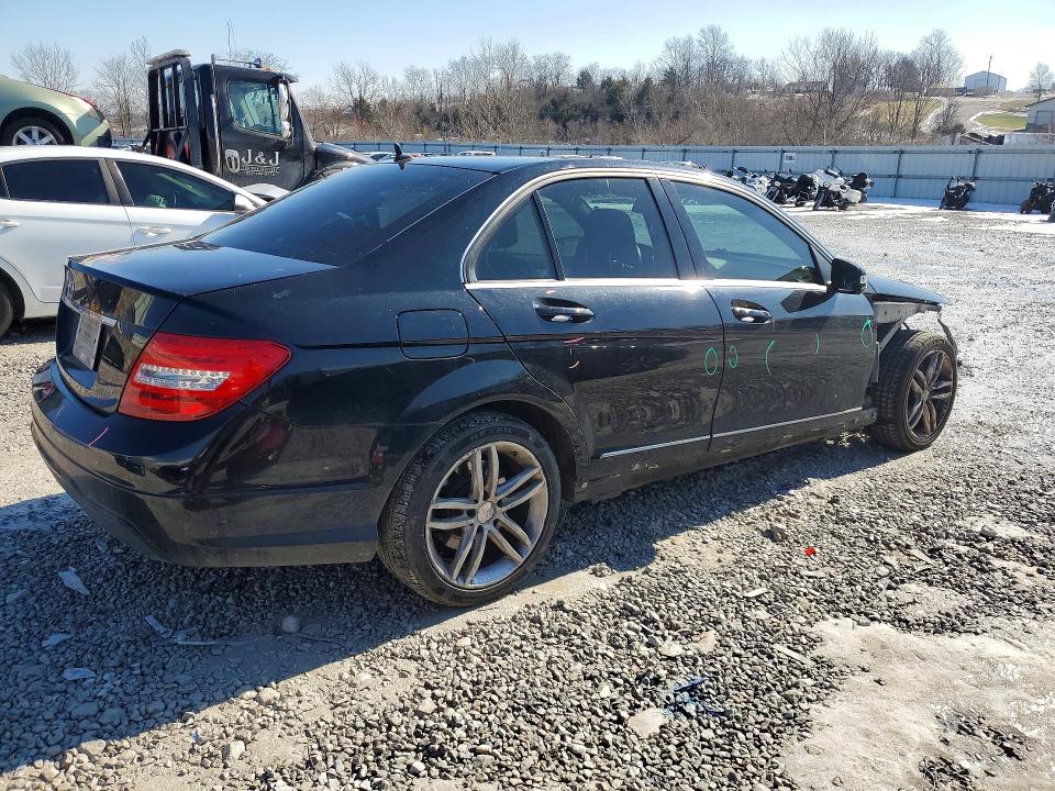 Продажа на аукционе авто 2013 Mercedes-benz C, vin: WDDGF4HB2DR250695, номер лота: 76790125