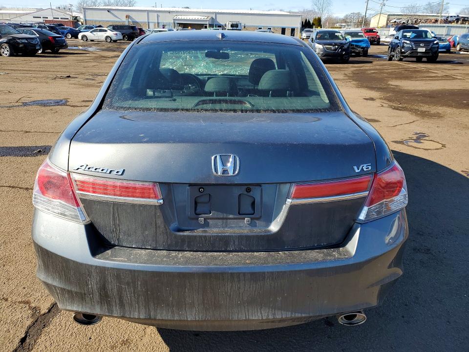 76577925 :رقم المزاد ، 1HGCP3F86BA009789 vin ، 2011 Honda Accord مزاد بيع