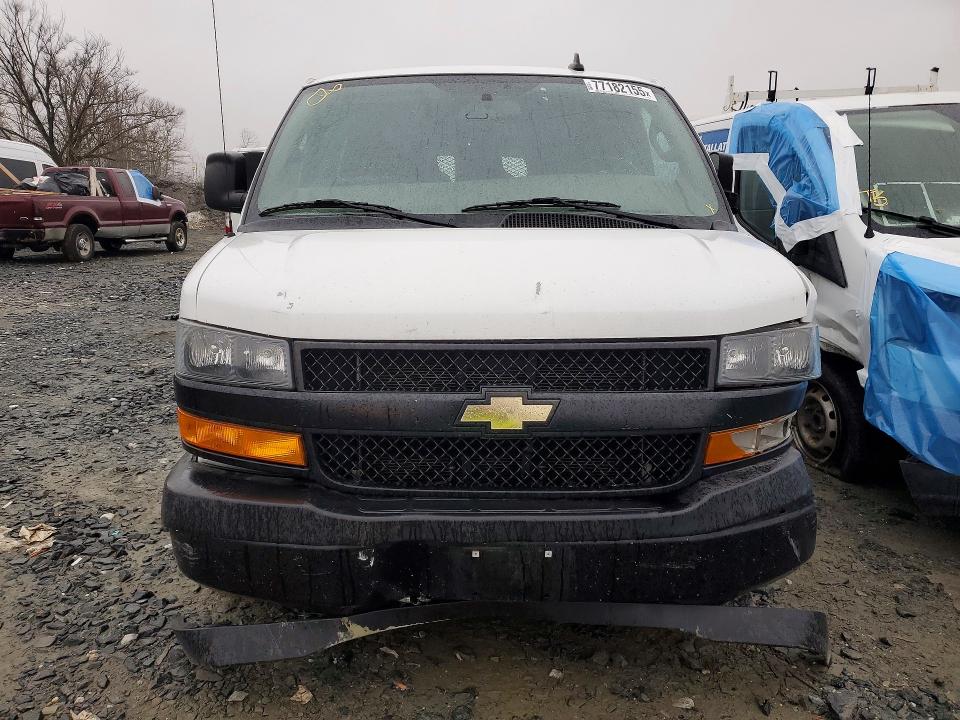 77182155 :رقم المزاد ، 1GCWGBFG4L1273317 vin ، 2020 Chevrolet Express 25 مزاد بيع