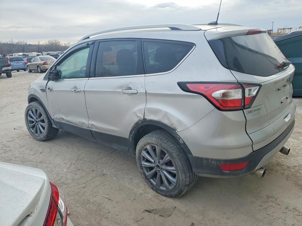 77575355 :رقم المزاد ، 1FMCU0JDXHUE57577 vin ، 2017 Ford Escape مزاد بيع