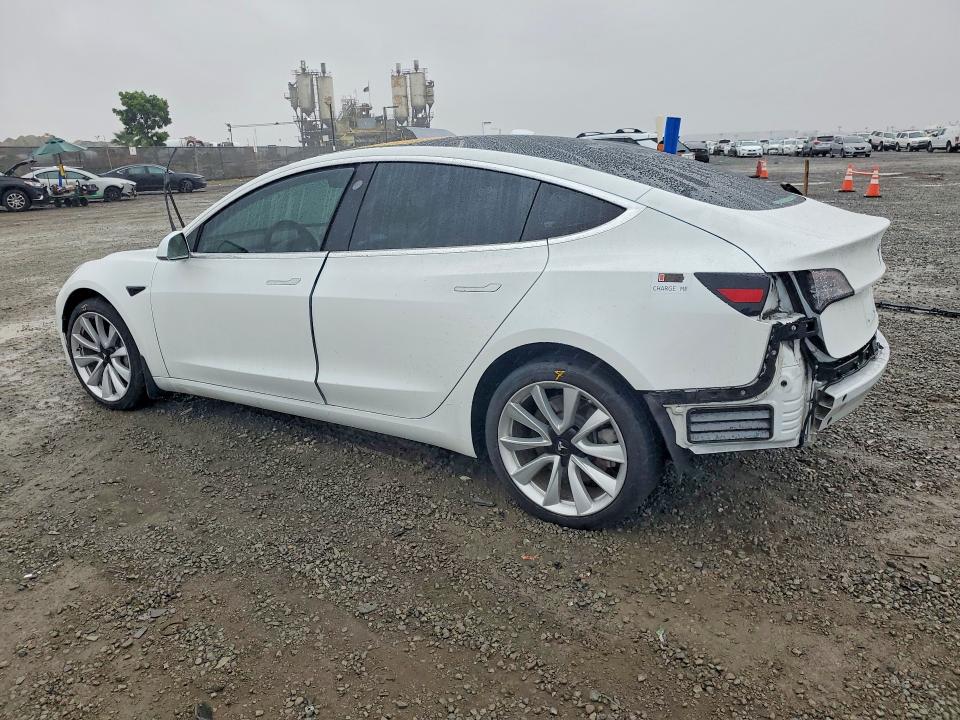 Продажа на аукционе авто 2018 Tesla Model 3, vin: 5YJ3E1EB1JF135568, номер лота: 75196935