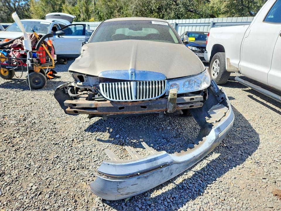 Auction sale of the 2001 Lincoln Town Car, vin: 1LNHM81W51Y734589, lot number: 75931535