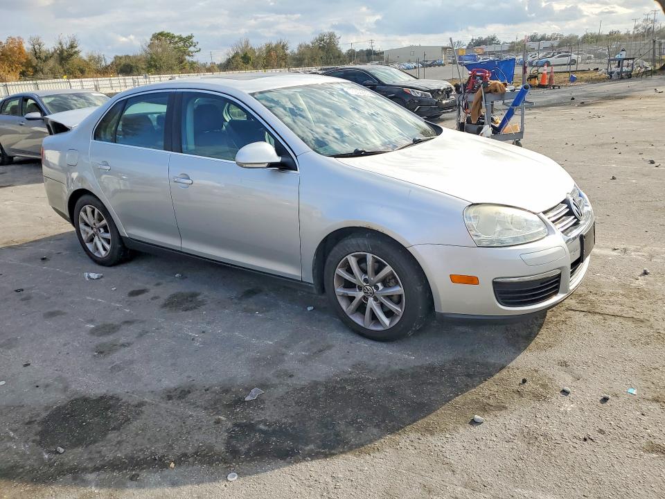 77200235 :رقم المزاد ، 3VWRX7AJ8AM059389 vin ، 2010 Volkswagen Jetta مزاد بيع