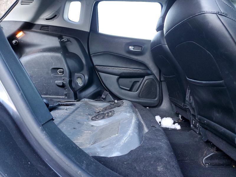 77421775 :رقم المزاد ، 3C4NJDBB8KT786659 vin ، 2019 Jeep Compass مزاد بيع