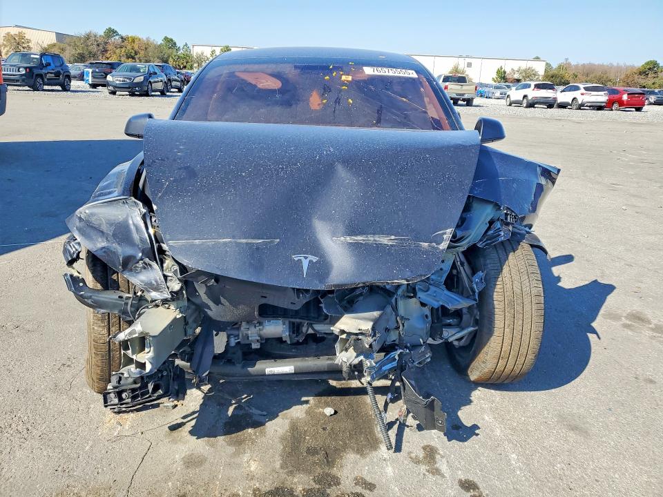 2025 Tesla Model 3 მანქანა იყიდება აუქციონზე, vin: 5YJ3E1EA2SF058766, აუქციონის ნომერი: 76575555