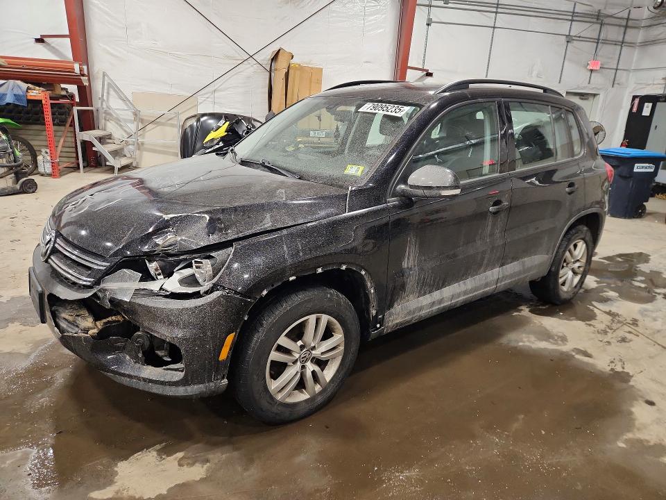 79095235 :رقم المزاد ، WVGBV7AX0HK020243 vin ، 2017 Volkswagen Tiguan مزاد بيع