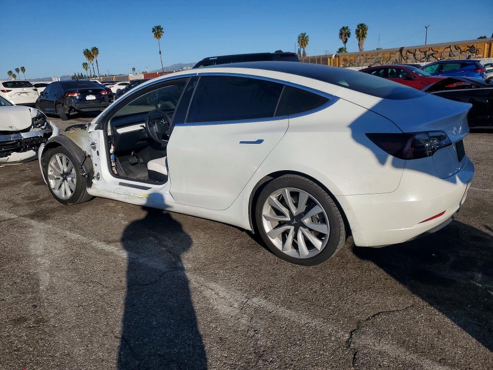 Продажа на аукционе авто 2019 Tesla Model 3, vin: 5YJ3E1EAXKF486892, номер лота: 75620925