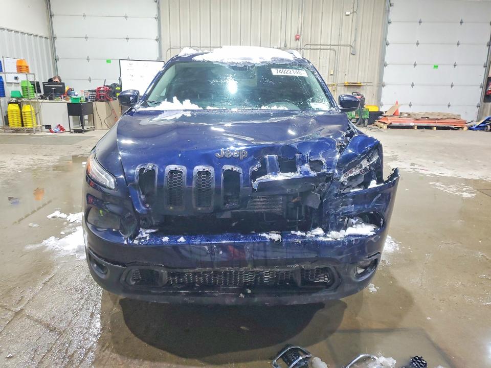 74022145 :رقم المزاد ، 1C4PJMCS6GW131926 vin ، 2016 Jeep Cherokee مزاد بيع