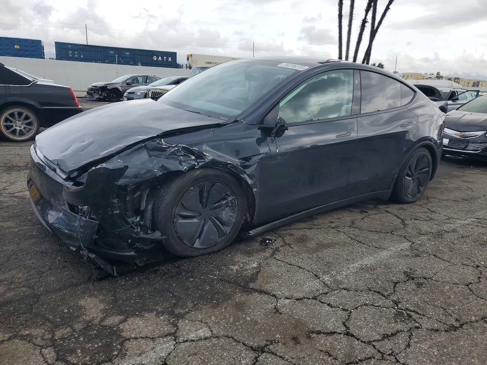 76236235 :رقم المزاد ، 7SAYGDED1TF396076 vin ، 2026 Tesla Model Y مزاد بيع