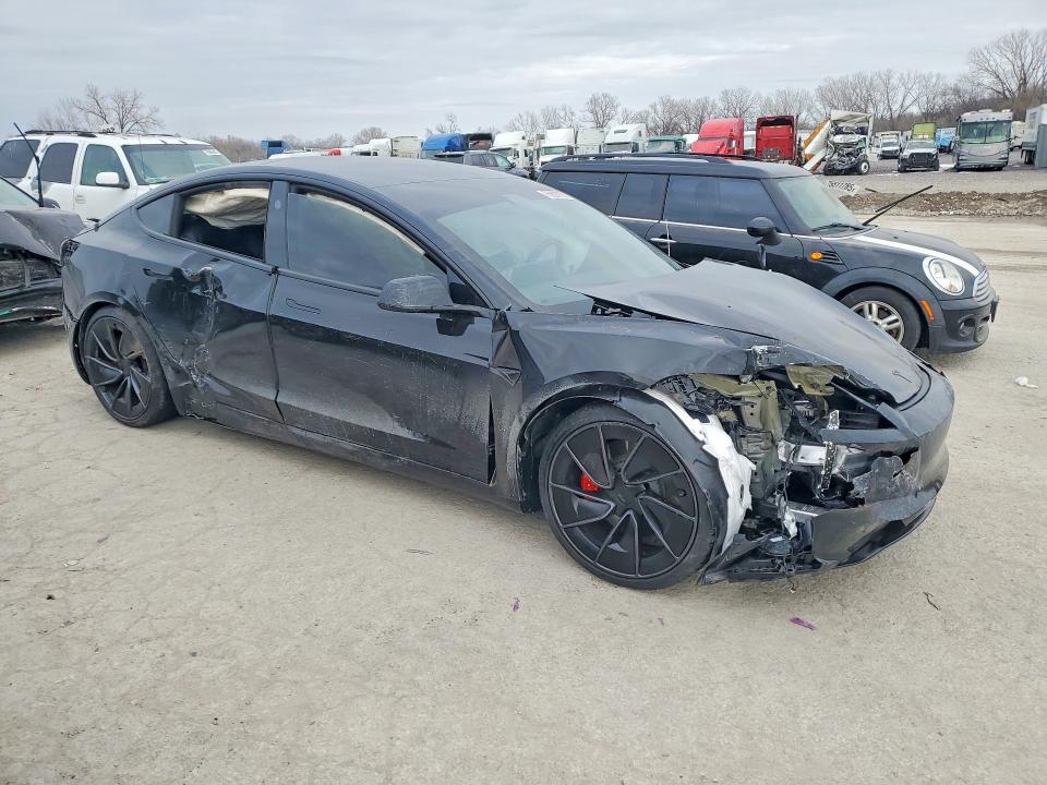 75637575 :رقم المزاد ، 5YJ3E1ET1TF131158 vin ، 2026 Tesla Model 3 مزاد بيع