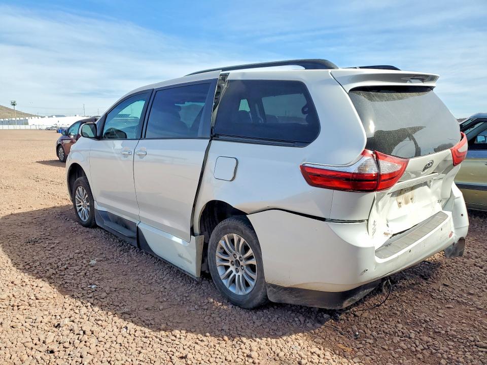 Продажа на аукционе авто 2015 Toyota Sienna, vin: 5TDYK3DC2FS667984, номер лота: 78994365