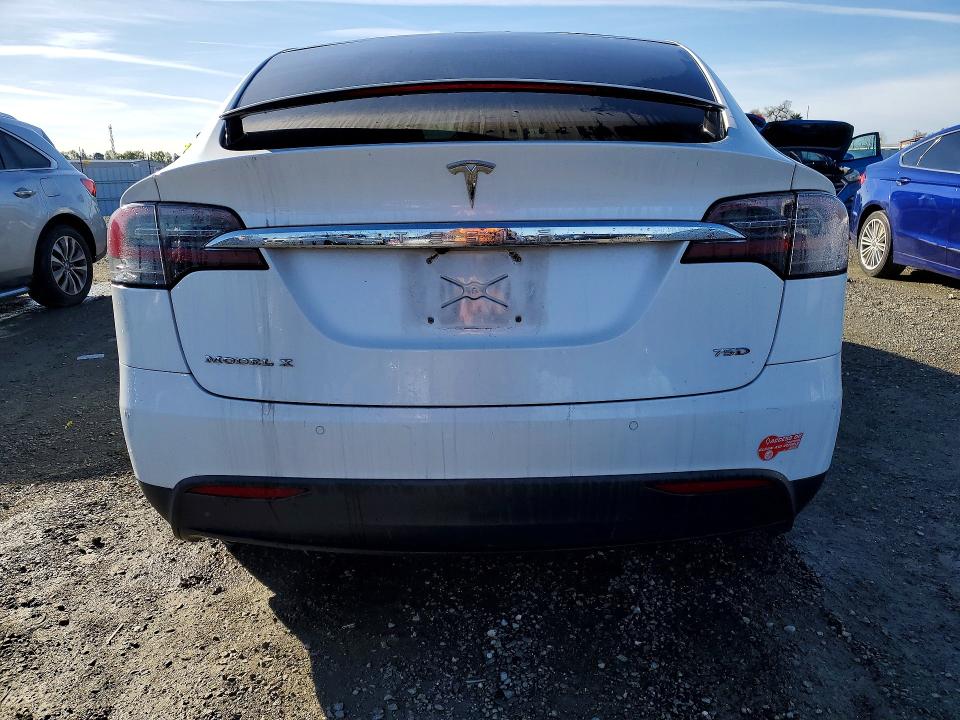 77357115 :رقم المزاد ، 5YJXCBE24HF066771 vin ، 2017 Tesla Model X مزاد بيع