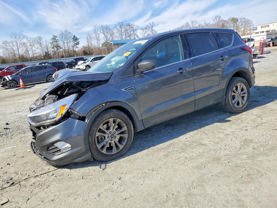 77702545 :رقم المزاد ، 1FMCU9GD2KUB20422 vin ، 2019 Ford Escape مزاد بيع