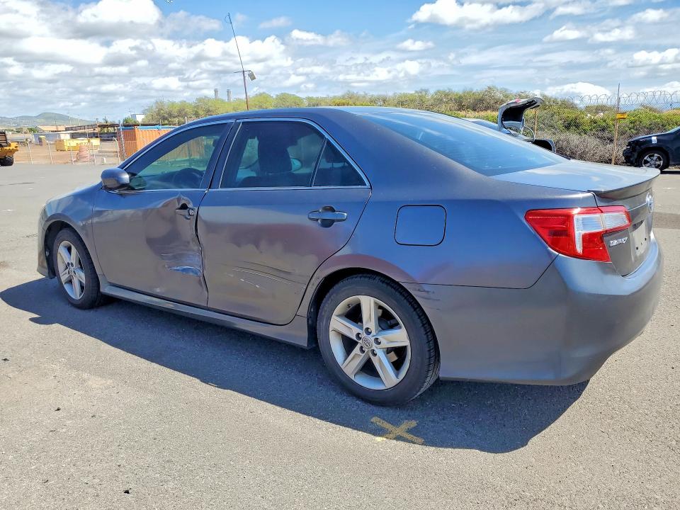 79098875 :رقم المزاد ، 4T1BF1FK2EU773702 vin ، 2014 Toyota Camry مزاد بيع