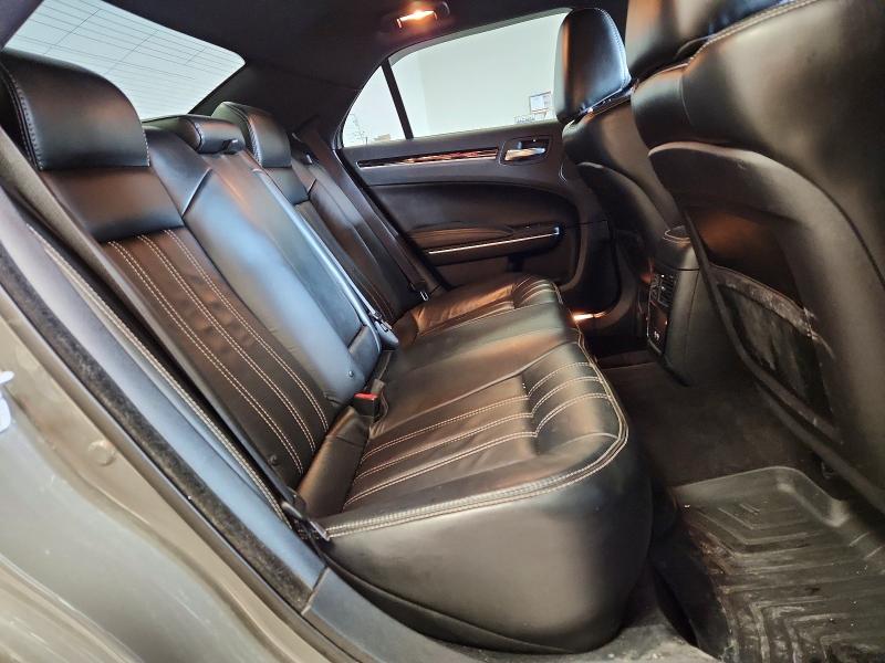 76826185 :رقم المزاد ، 2C3CCAGG8HH506992 vin ، 2017 Chrysler 300 مزاد بيع