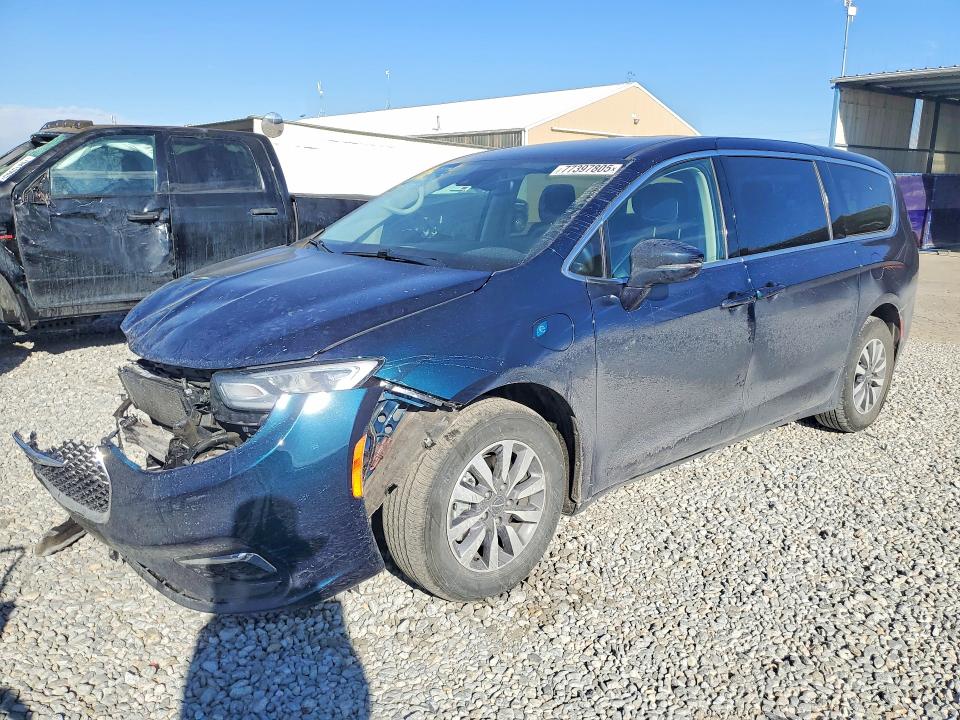 Продажа на аукционе авто 2022 Chrysler Pacifica, vin: 2C4RC1L72NR181421, номер лота: 77397805