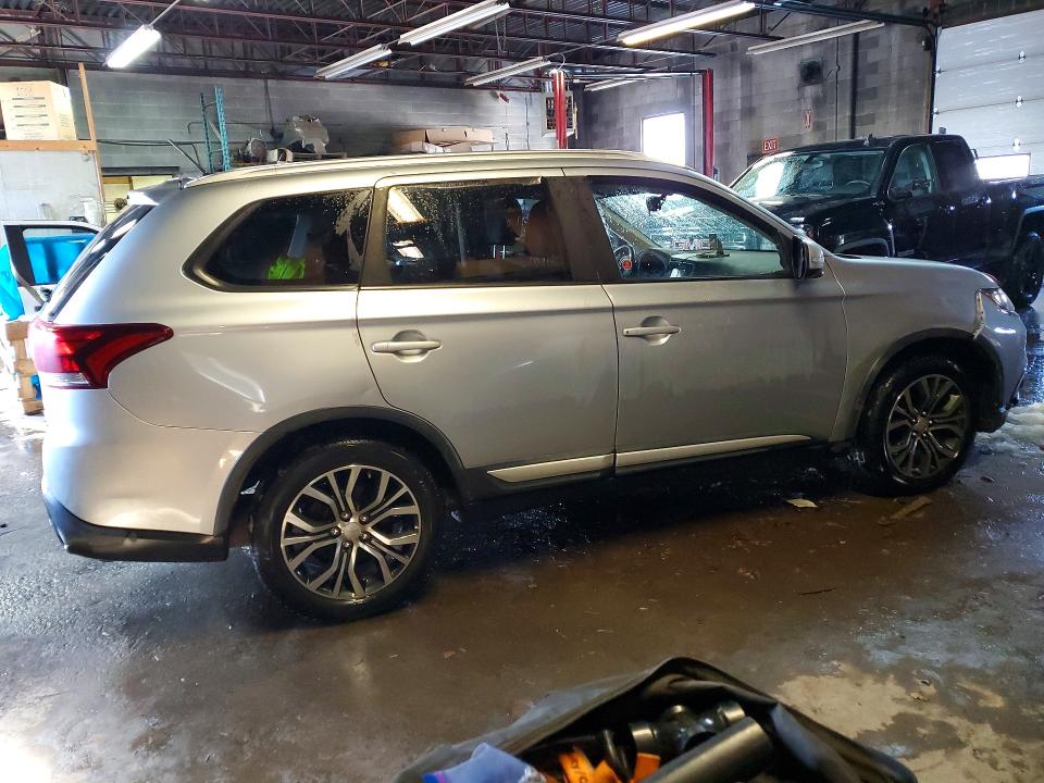 76402565 :رقم المزاد ، JA4AZ2A30GZ607319 vin ، 2016 Mitsubishi Outlander مزاد بيع