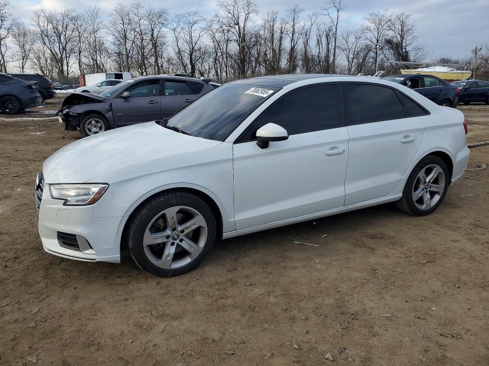 75862955 :رقم المزاد ، WAUB8GFF2J1055581 vin ، 2018 Audi A3 مزاد بيع
