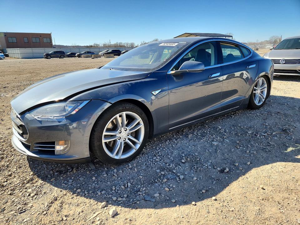 2013 Tesla Model S მანქანა იყიდება აუქციონზე, vin: 5YJSA1AG0DFP07498, აუქციონის ნომერი: 78348465