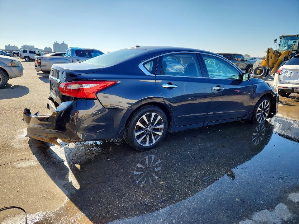 2016 Nissan Altima მანქანა იყიდება აუქციონზე, vin: 1N4AL3AP7GC143986, აუქციონის ნომერი: 75797305