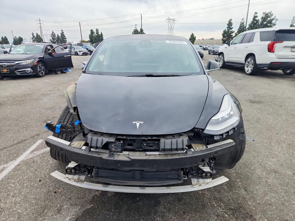 76484465 :رقم المزاد ، 5YJ3E1EA9KF416896 vin ، 2019 Tesla Model 3 مزاد بيع