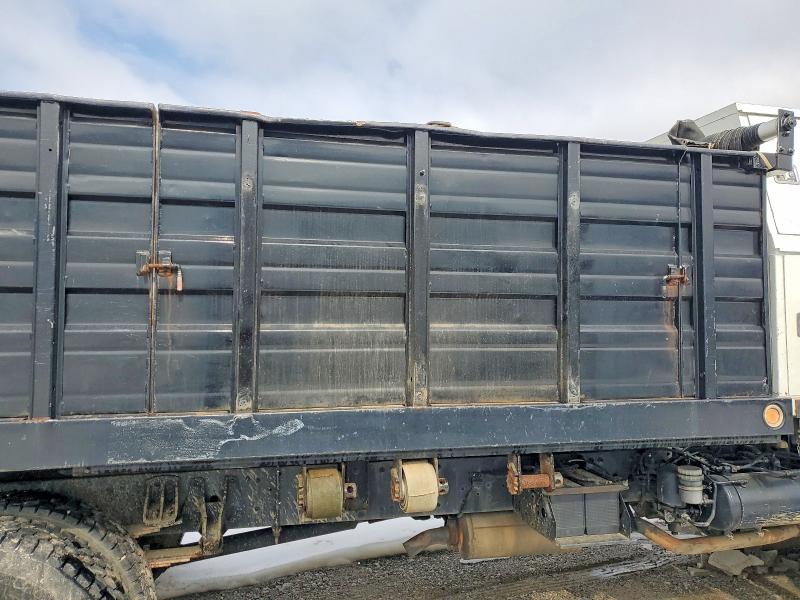 2006 Mitsubishi Fuso Truck Of America Inc Fm მანქანა იყიდება აუქციონზე, vin: JL6DGJ1E26K005489, აუქციონის ნომერი: 77212645