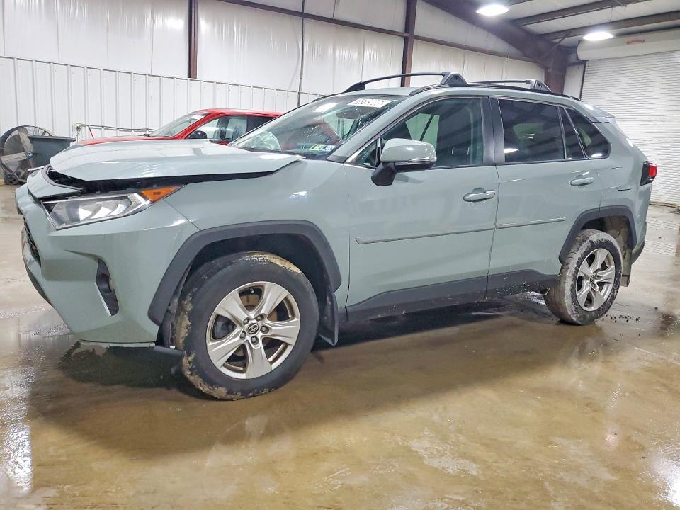 Продаж на аукціоні авто 2021 Toyota Rav4, vin: 2T3P1RFV9MW204557, номер лоту: 74785805